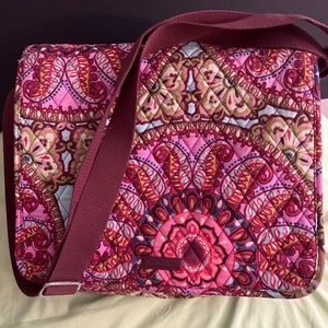 Vera Bradley Messenger in Resort Medallion print